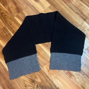 Gap Black and Gray Scarf